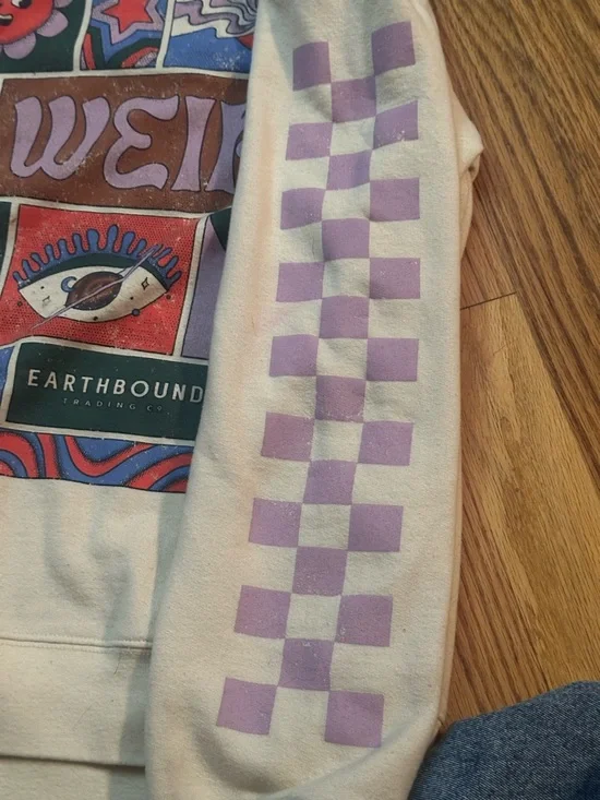 EARTHBOUND Cream Sweatshirt with Multicolor Retro Graphic - Picture 3 of 3